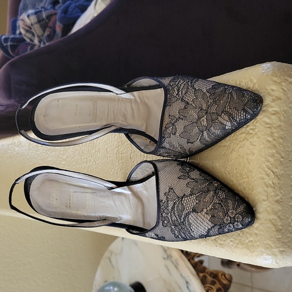 Beautiful and comfortable - Picture 1 of 9